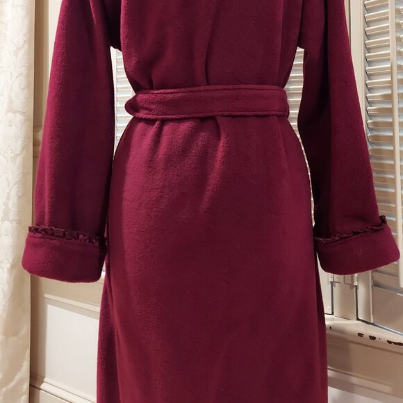 Vintage Burgundy Robe NWOT Amanda Stewart Heavy Warm & Ruffled Size S - Picture 8 of 9